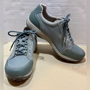 Dansko Women’s Peggy Waterproof Shoe with Ties Grey Suede Size EU 41 (10.5)